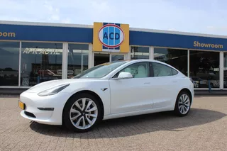 Tesla Model 3 Standard Plus RWD | 19'' wheels | Metallic lak | Orig. NL | Trekhaak afneembaar |