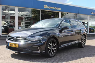Volkswagen Passat Variant 1.4 TSI PHEV 218pk 6-DSG GTE Business Highline | PanoramaDak | Zomer- en winterset | Carplay | Camera |
