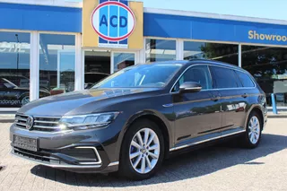 Volkswagen Passat Variant 1.4 TSI PHEV 218pk 6-DSG GTE Business Highline | PanoramaDak | Zomer- en winterset | Carplay |