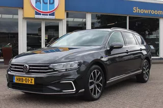 Volkswagen Passat Variant 1.4 TSI PHEV 218pk 6-DSG GTE Business Highline | PanoramaDak | Zomer- en winterset | Carplay |
