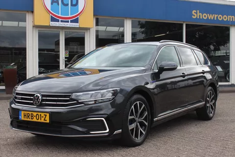 Volkswagen Passat Variant 1.4 TSI PHEV 218pk 6-DSG GTE Business Highline | PanoramaDak | Zomer- en winterset | Carplay |